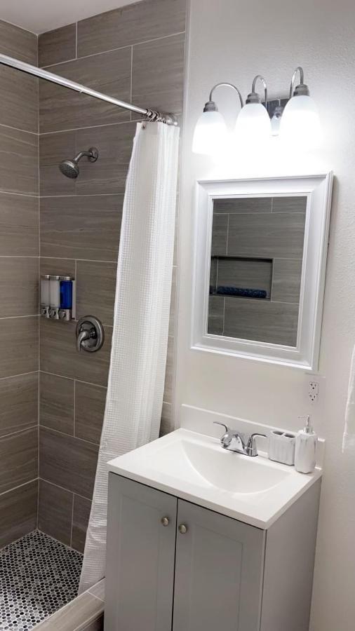 Guest House , 5 Min Away From Las Airport. 拉斯维加斯 外观 照片